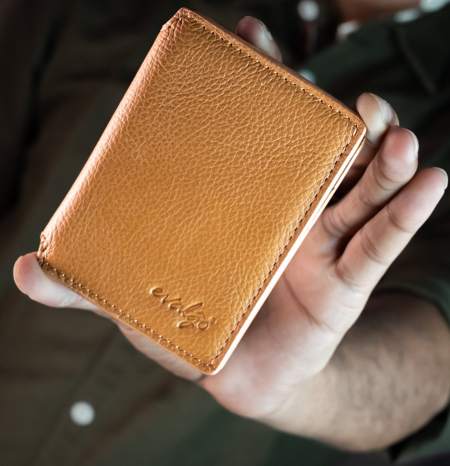 The evalgo® Snap — Slim Magnetic Top-Grain Leather Wallet - evalgo®