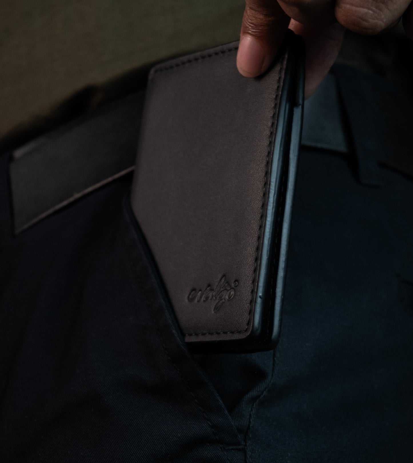 The evalgo® Snap — Slim Magnetic Top-Grain Leather Wallet - evalgo®