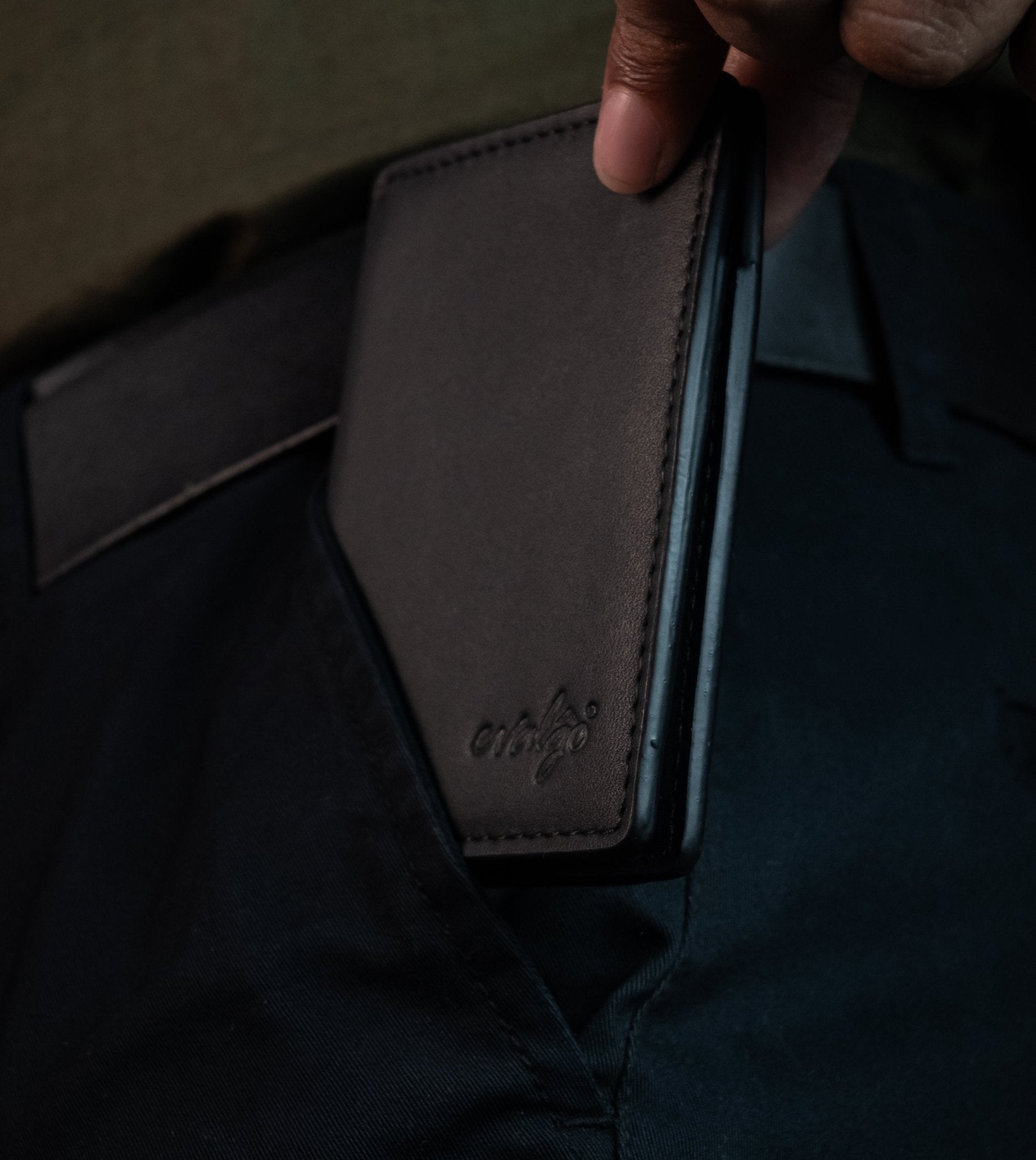 The evalgo® Snap — Slim Magnetic Top-Grain Leather Wallet - evalgo®