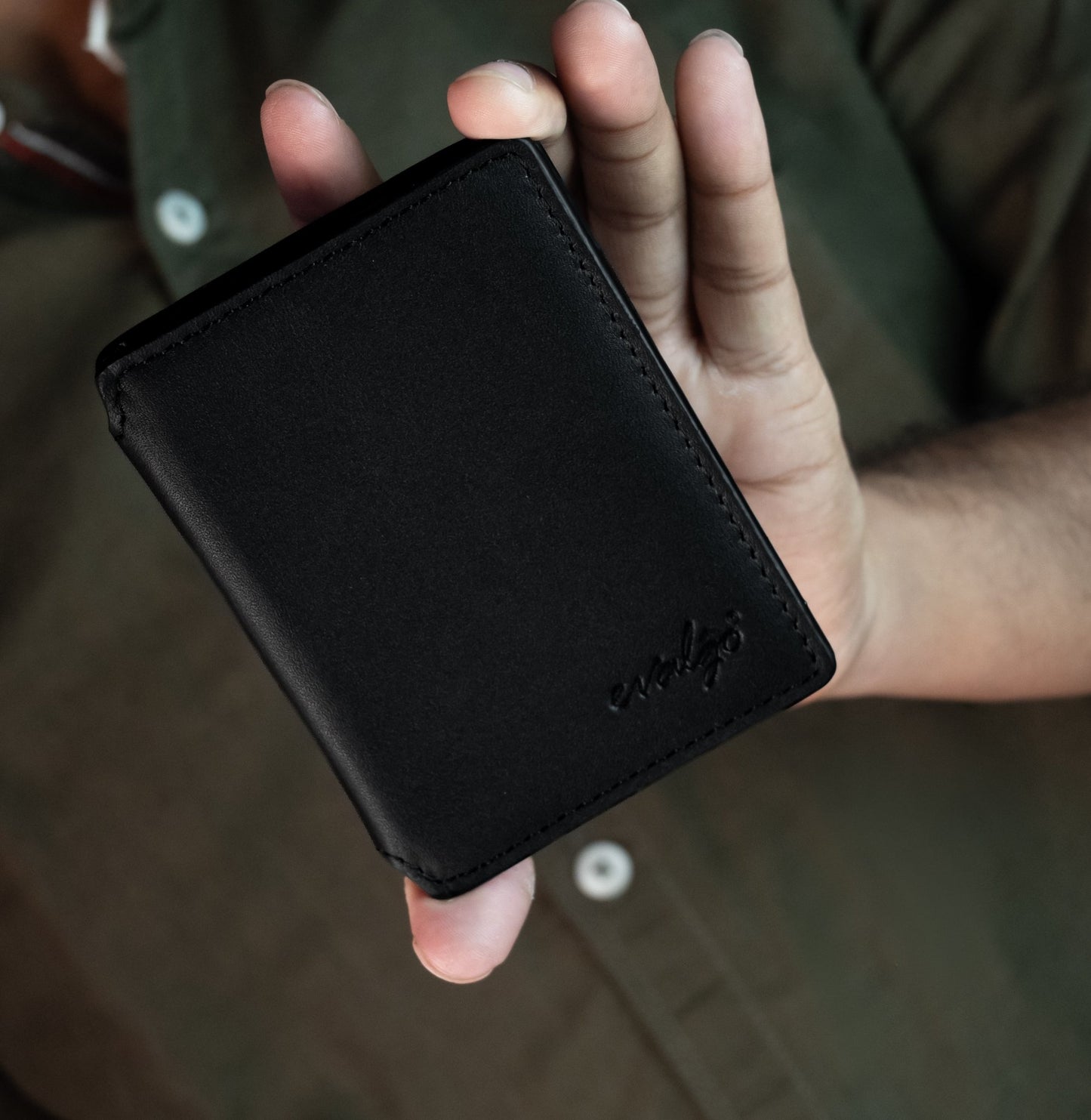 The evalgo® Snap — Slim Magnetic Top-Grain Leather Wallet - evalgo®