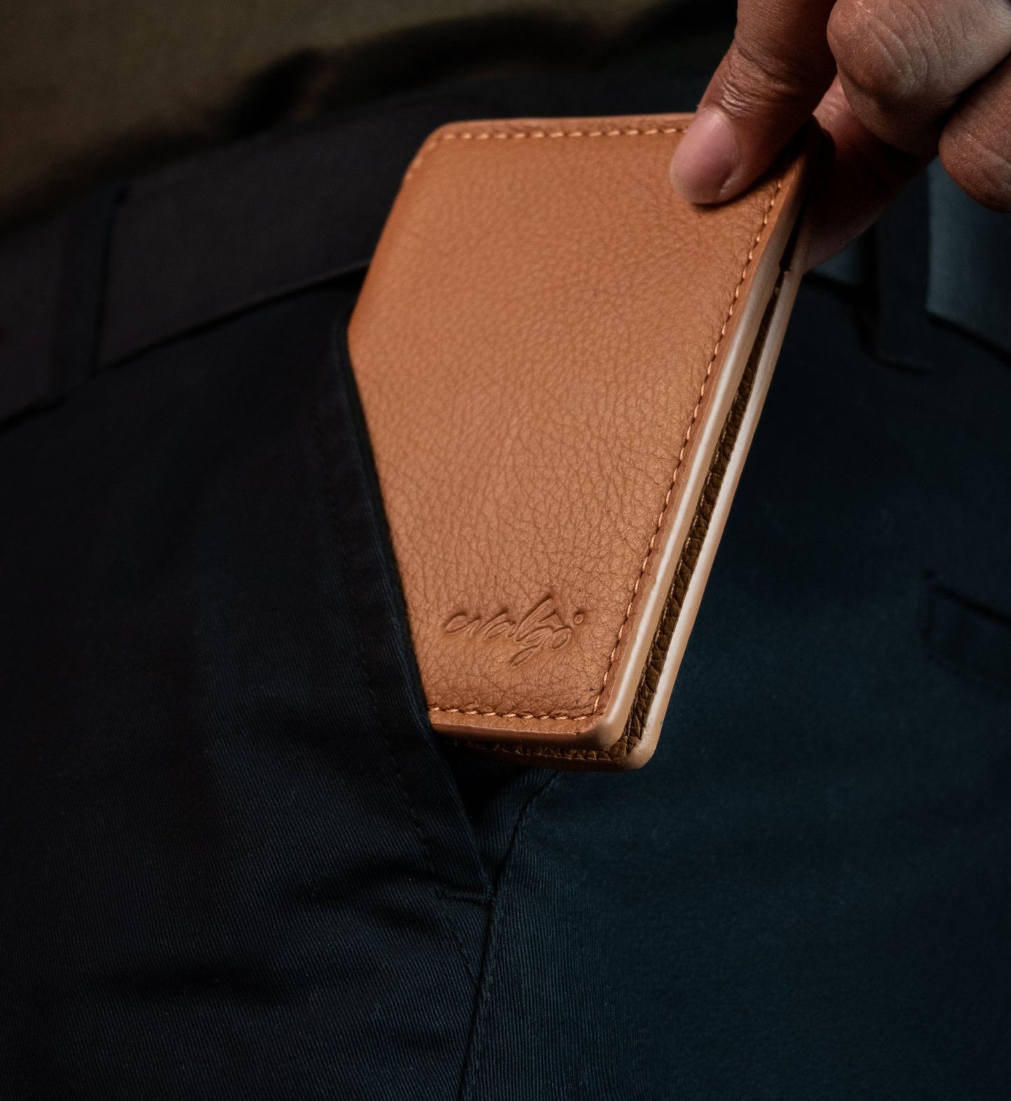 The evalgo® Snap — Slim Magnetic Top-Grain Leather Wallet - evalgo®